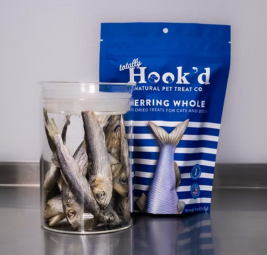 Totally Hook’d | Herring Whole · 2 oz