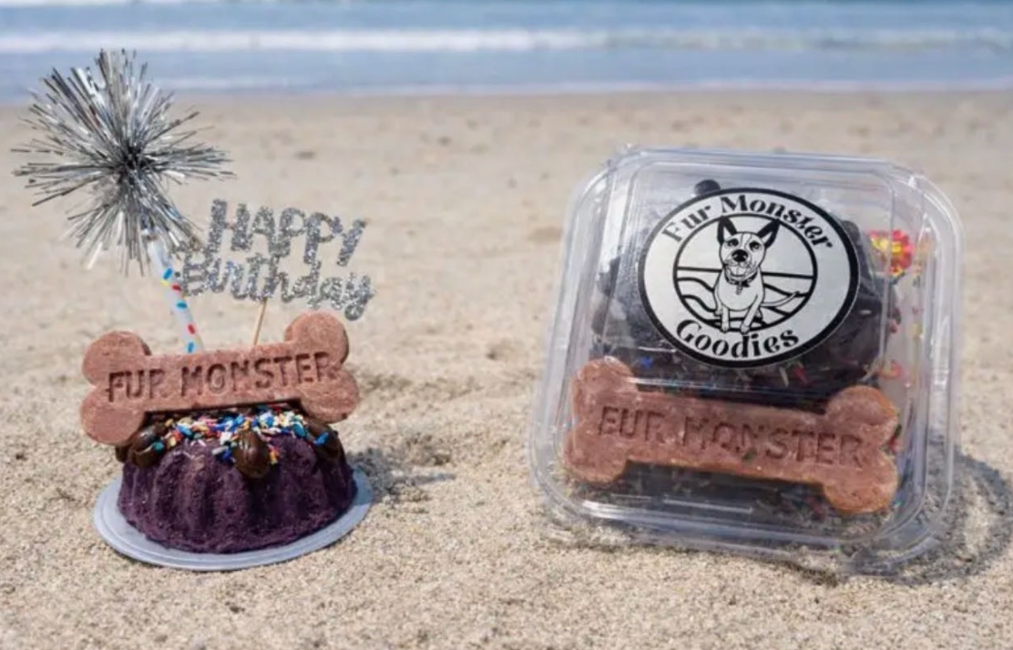 Fur Monster Goodies | Freeze-Dried Celebratory Cake – Organic Grass